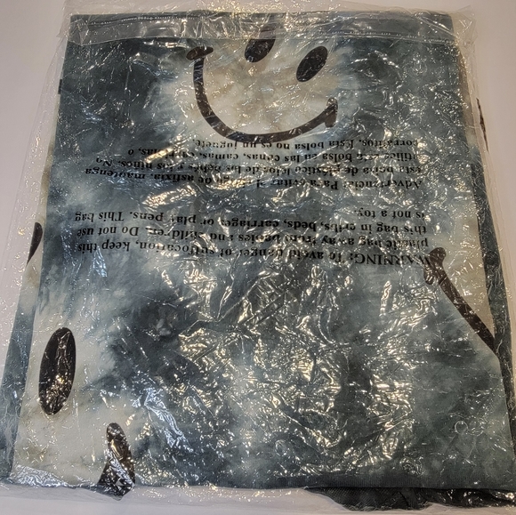 MARKET SHIBORI Smiley BLACK TIE DYE T-SHIRT Size Small NWT! - Picture 8 of 8